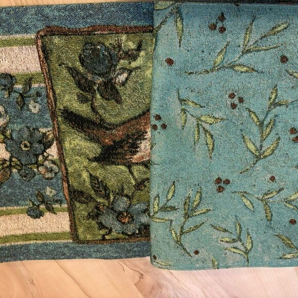 Set Of 4 Vtg Floral & Bird Tapestry Placemats Reversible - Picture 5 of 5